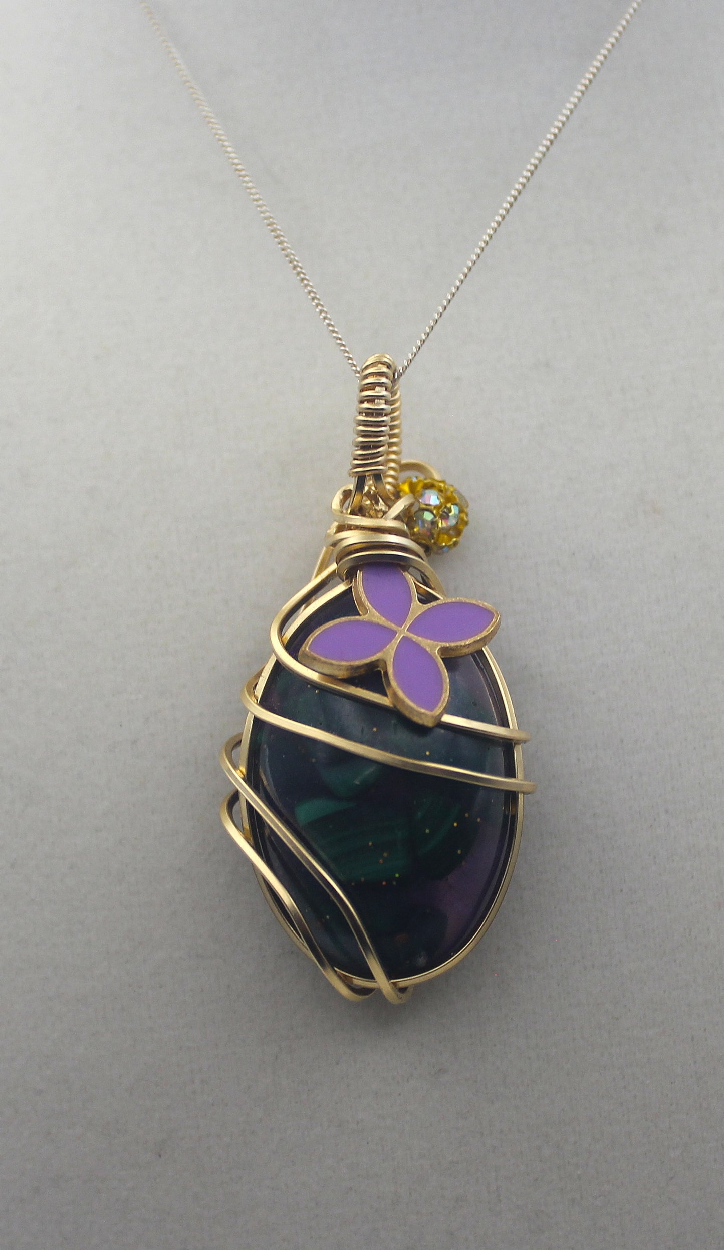 Gold Malachite Resin Flower Pendant Necklace