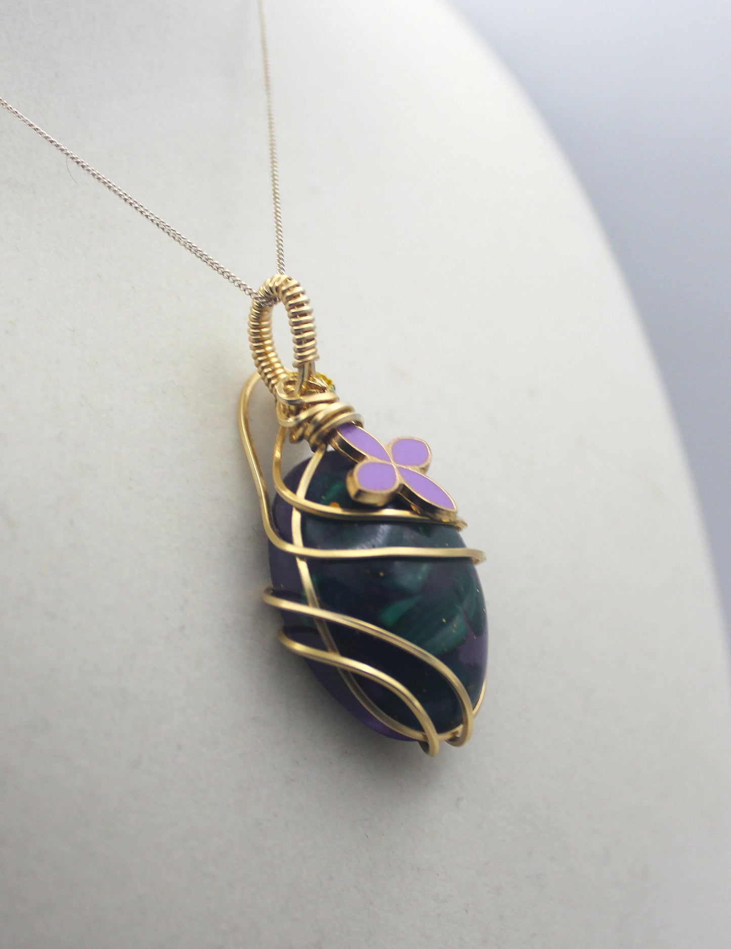 Gold Malachite Resin Flower Pendant Necklace