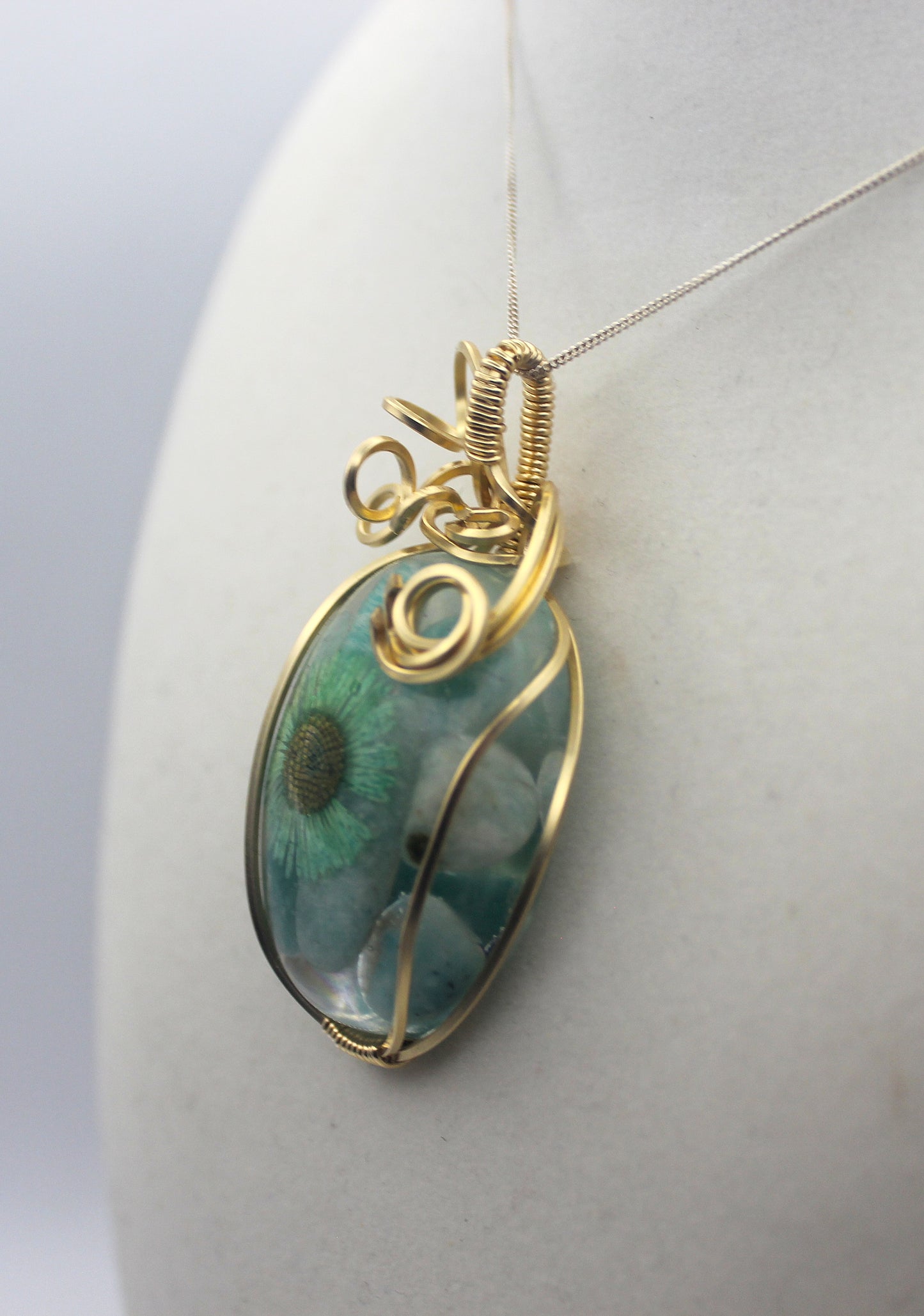 Gold Resin Amazonite Dried Flower Pendant Necklace