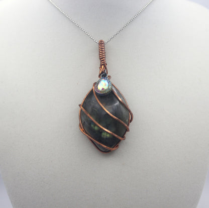 Raw Copper Labradorite with Charm Pendant Necklace