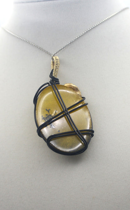 Plated Resin White Flower Pendant Necklace