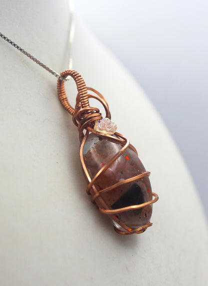 Raw Copper Resin Sunstone Chip Mini Flower Pendant Necklace