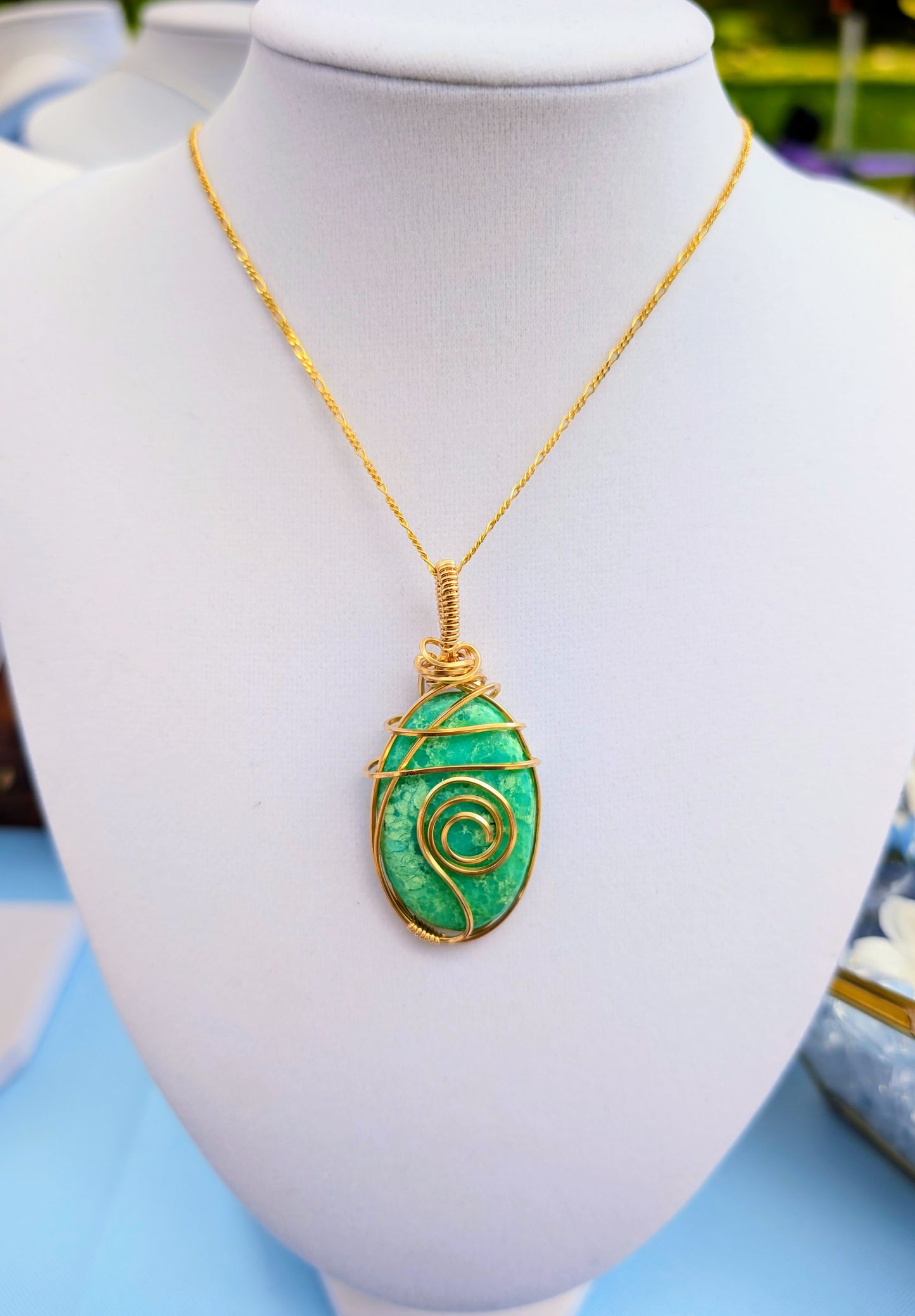 Chrysoprase Cabochon *Gold*