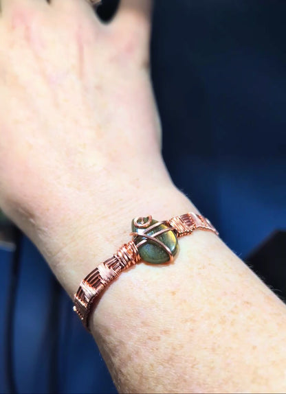 Raw Copper Labradorite Bracelet – One-of-a-Kind Handcrafted Wire-Wrapped Cuff