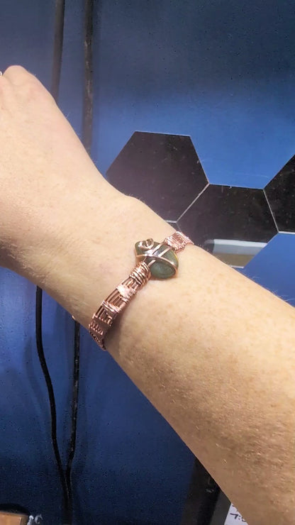 Raw Copper Labradorite Bracelet – One-of-a-Kind Handcrafted Wire-Wrapped Cuff