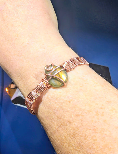 Raw Copper Labradorite Bracelet – One-of-a-Kind Handcrafted Wire-Wrapped Cuff