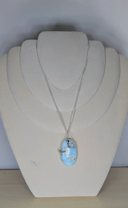 Blue Aragonite Cabochon Heart Flow Necklace