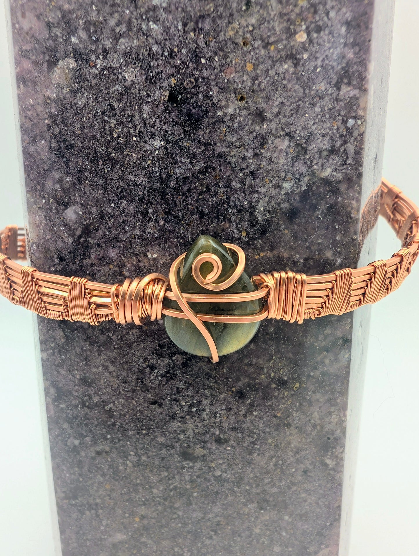 Raw Copper Labradorite Bracelet – One-of-a-Kind Handcrafted Wire-Wrapped Cuff