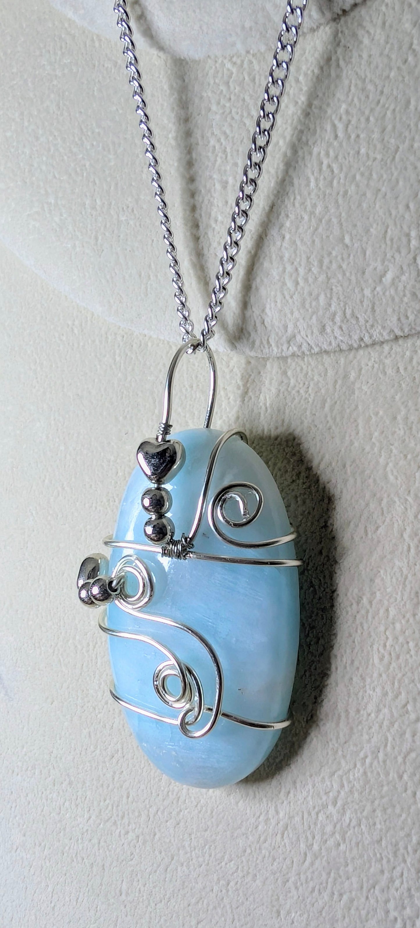 Blue Aragonite Cabochon Heart Flow Necklace