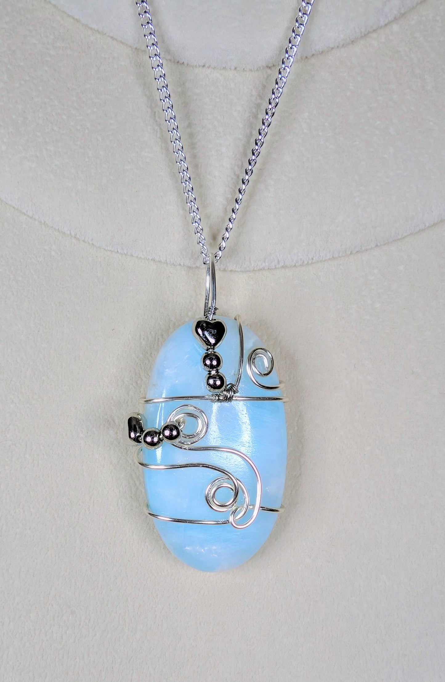Blue Aragonite Cabochon Heart Flow Necklace